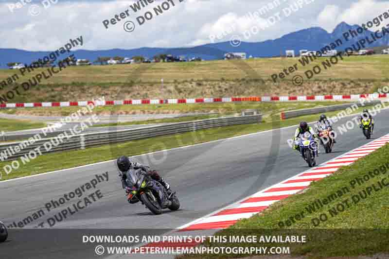 cadwell no limits trackday;cadwell park;cadwell park photographs;cadwell trackday photographs;enduro digital images;event digital images;eventdigitalimages;navarra;no limits trackdays;peter wileman photography;racing digital images;trackday digital images;trackday photos